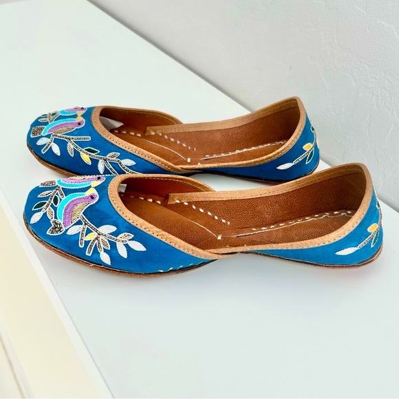 Handmade Imported Embroidered Leather Boho Flats, Juttis, Made in India, New - Picture 2 of 11